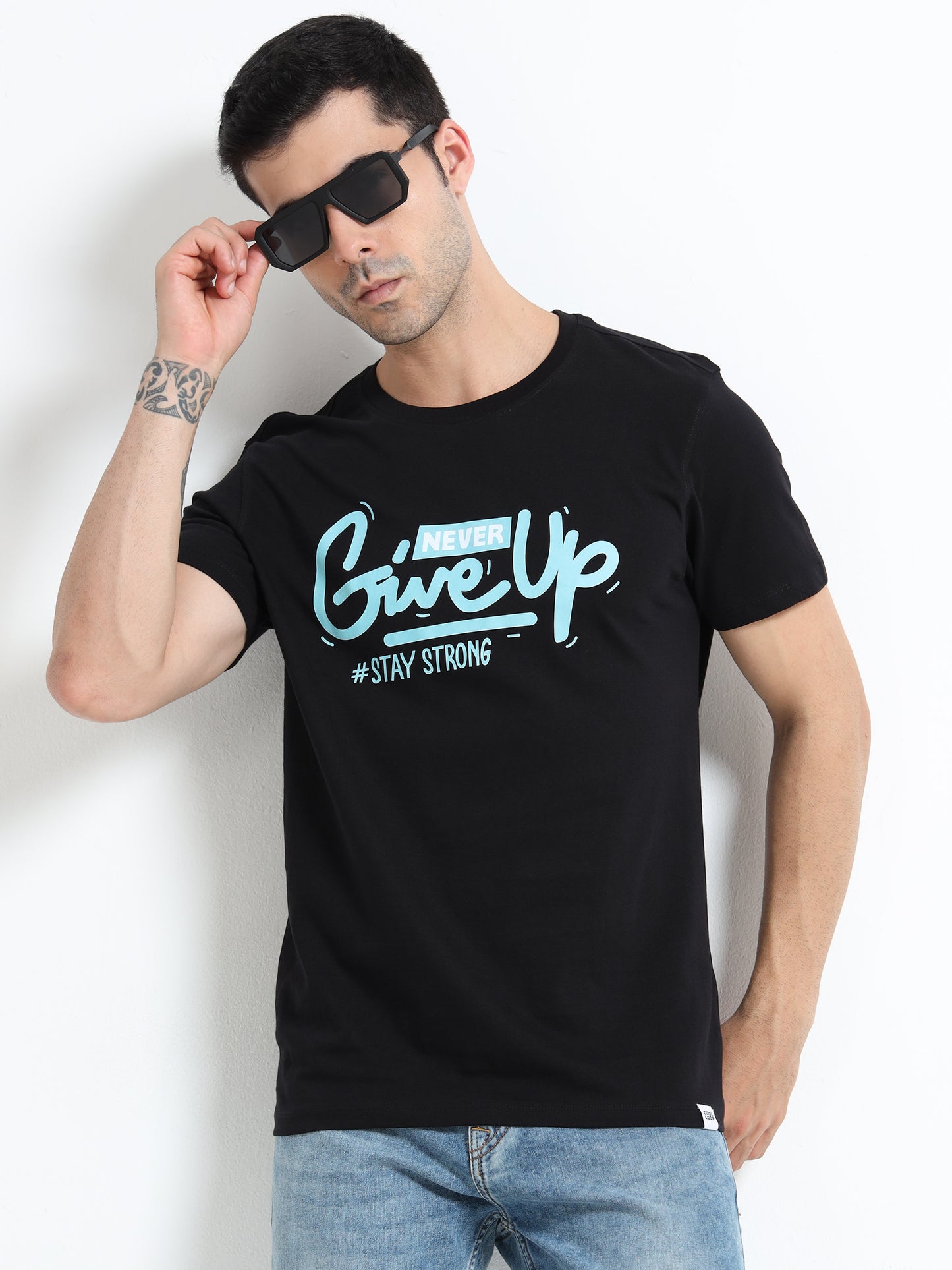 Never Give Up Printed Black short sleeve Regular T-shirt