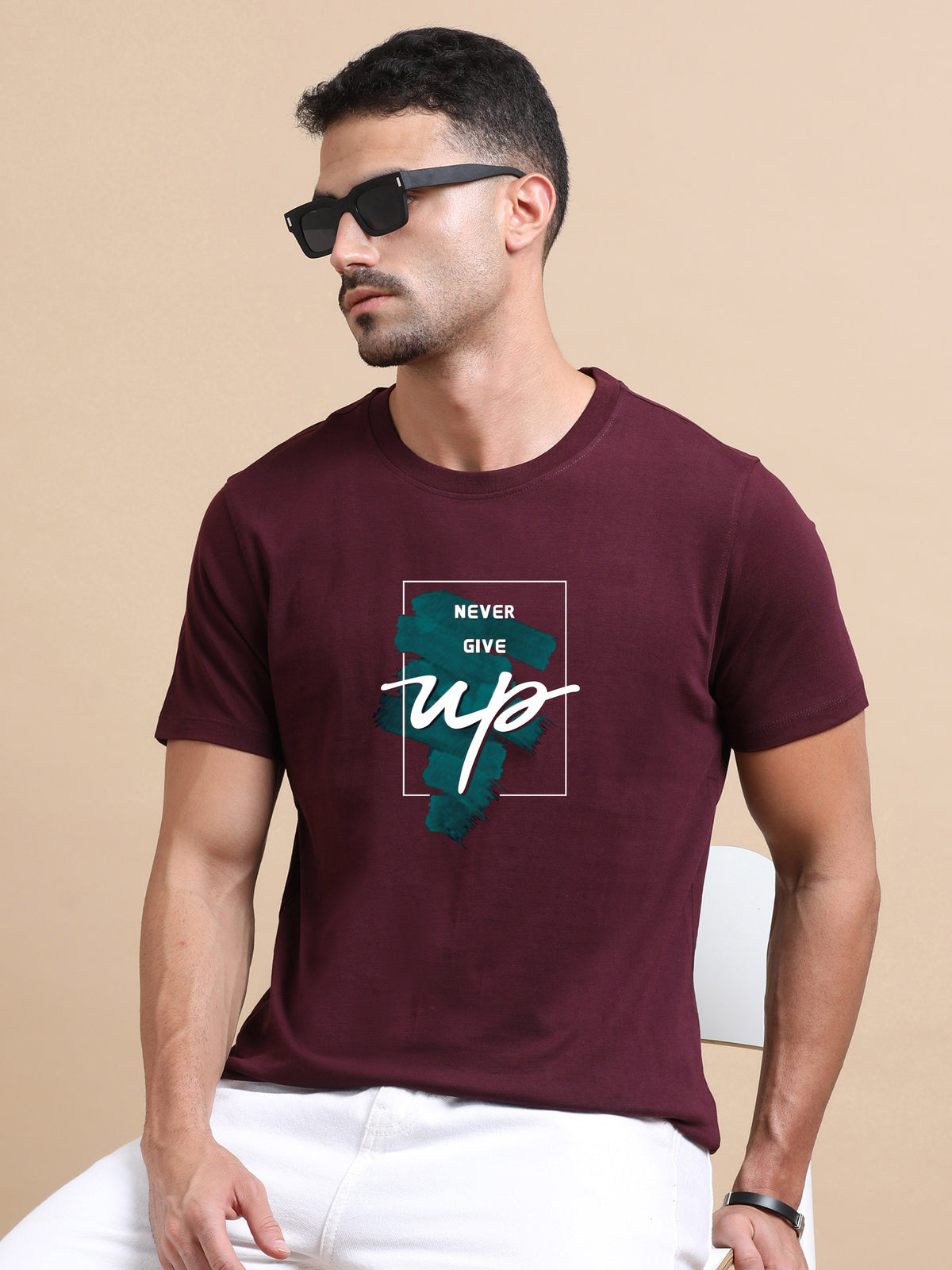 Never Give Up printed Red short sleeve Regular T-shirt